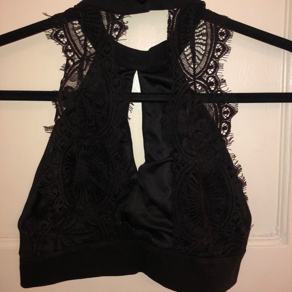 Black Small Lace Back Crop Top - Picture 3 of 6